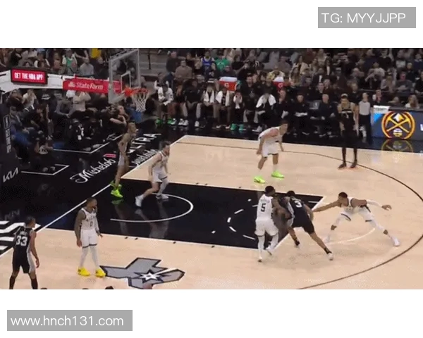 勇士与雄鹿激战10月29日NBA赛场巅峰对决精彩回顾与分析 勇士与雄鹿激战10月29日NBA赛场巅峰对决精彩回顾与分析