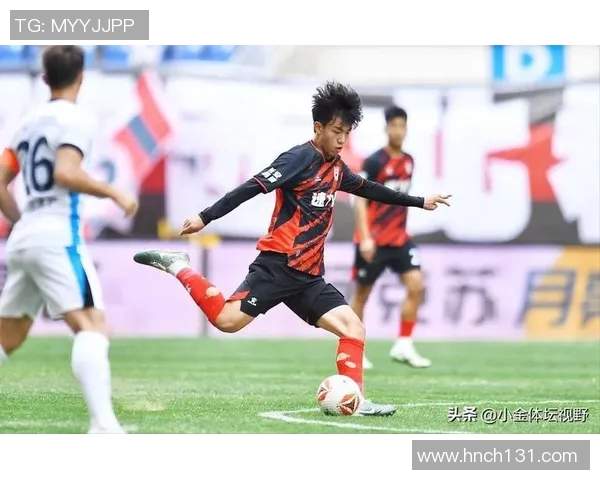 邓伯什与埃因的激烈对决揭示足球战术与团队合作的精彩瞬间